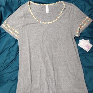 NWT Lularoe medium classic tee